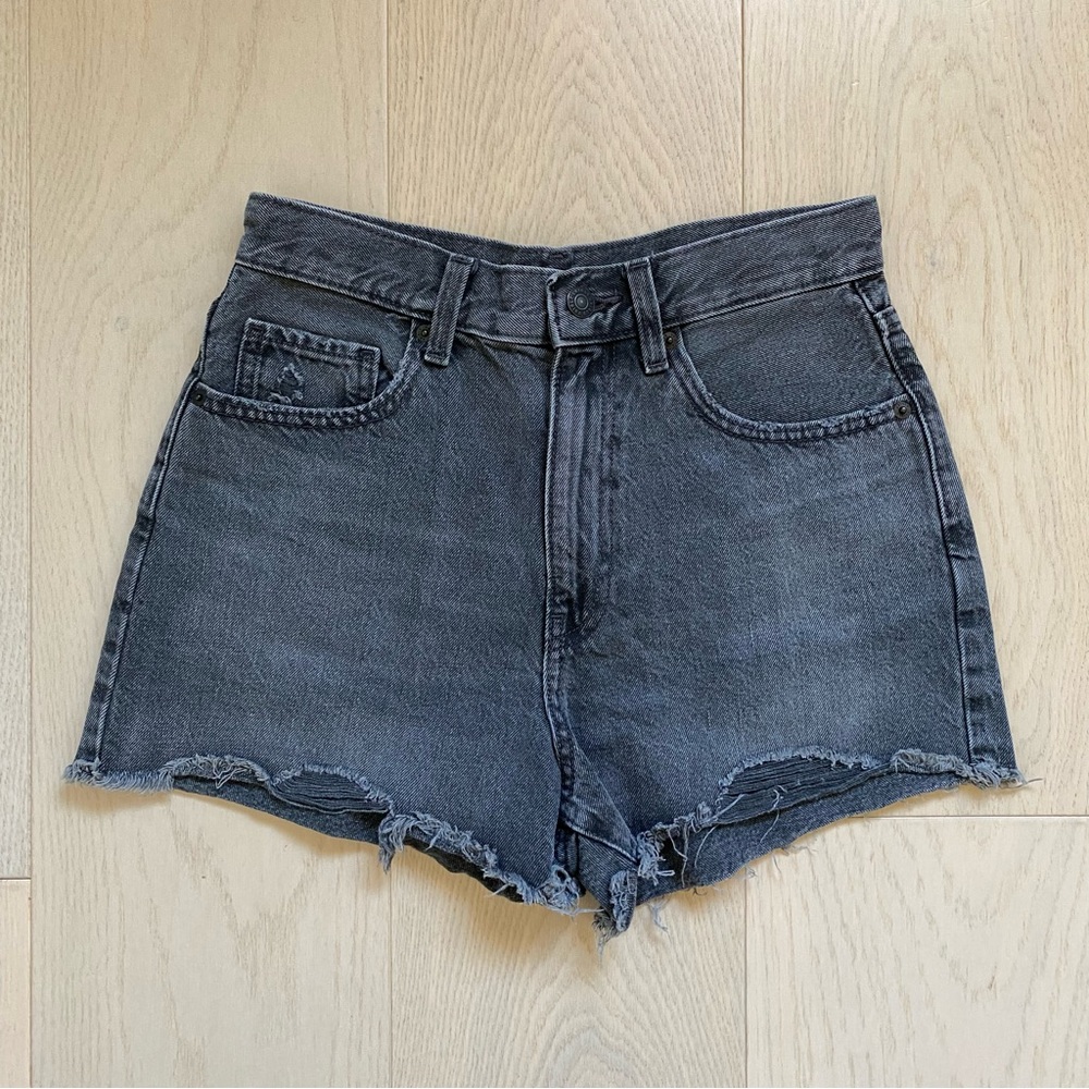 Uniqlo High-Waisted Shorts, Black, Size 25